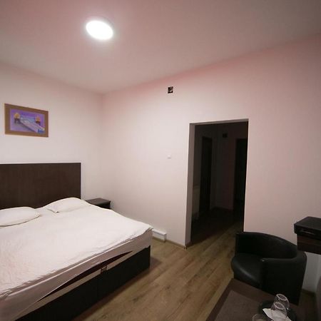 Motel Napsugár panzió Lunga  Exterior foto