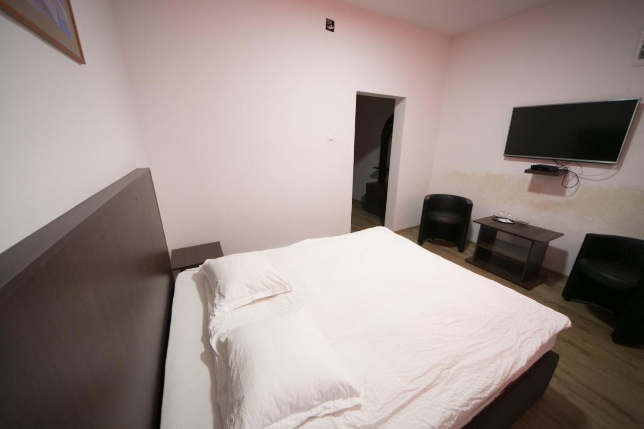 Motel Napsugár panzió Lunga  Exterior foto